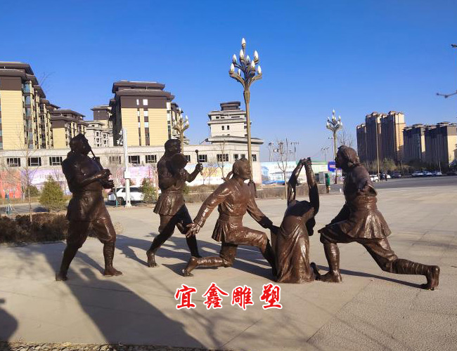 ���е���