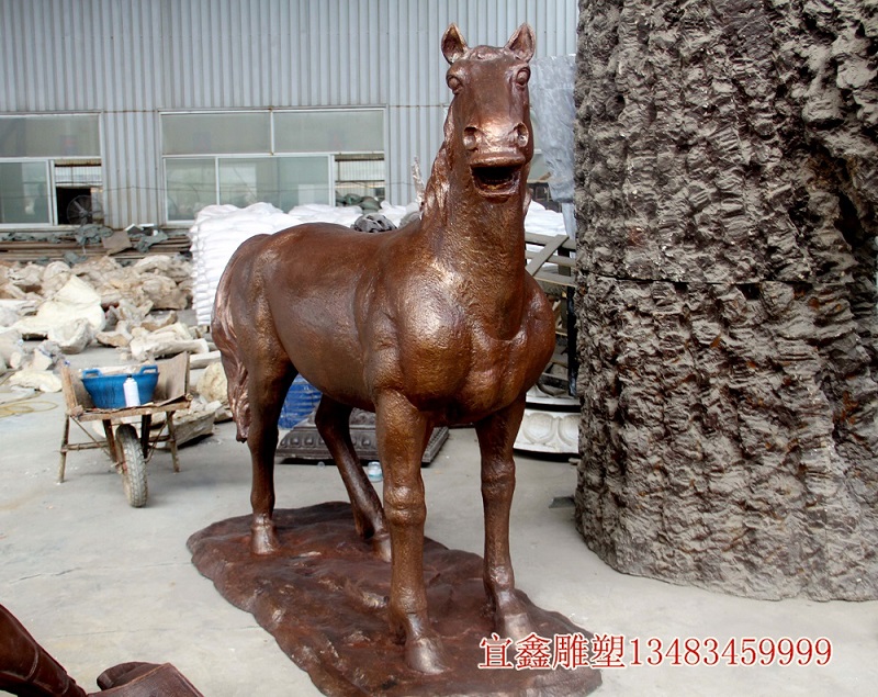 铜雕马
